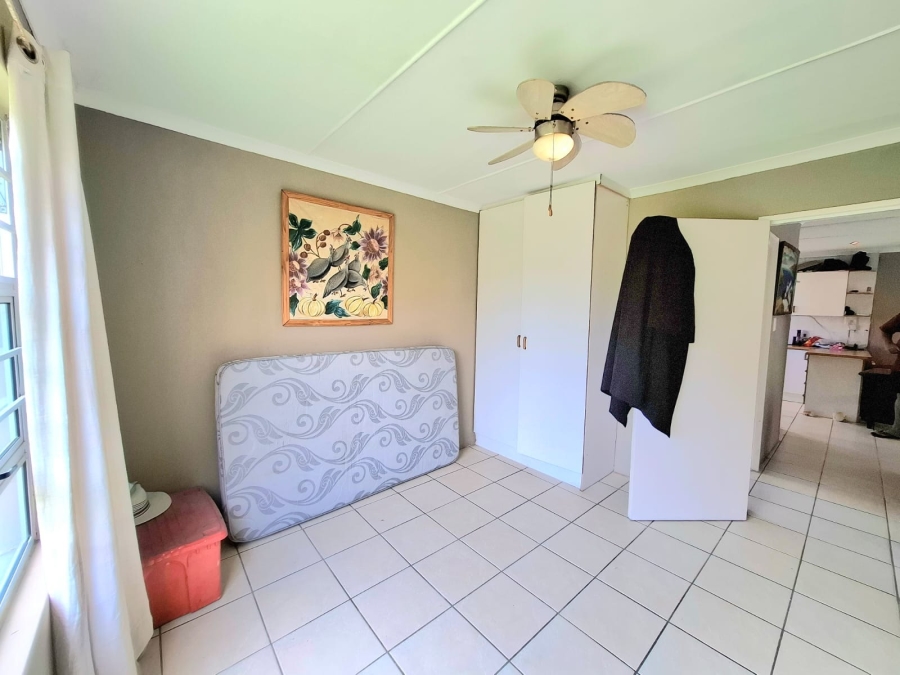 6 Bedroom Property for Sale in Gonubie Eastern Cape